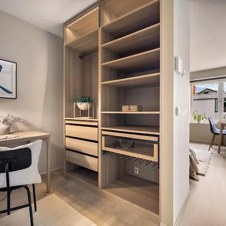 New Couples In The Heart Of Apartment