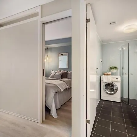 New Couples In The Heart Of Apartment *