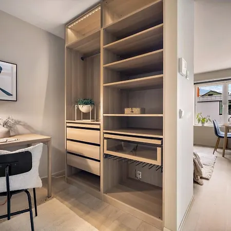 New Couples In The Heart Of Apartment *