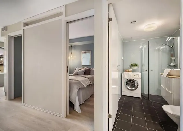 New Couples In The Heart Of Apartment *