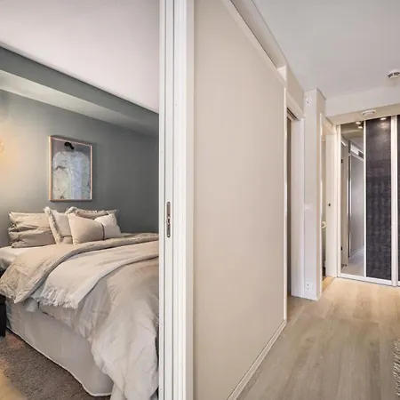 New Couples In The Heart Of Apartament Bergen