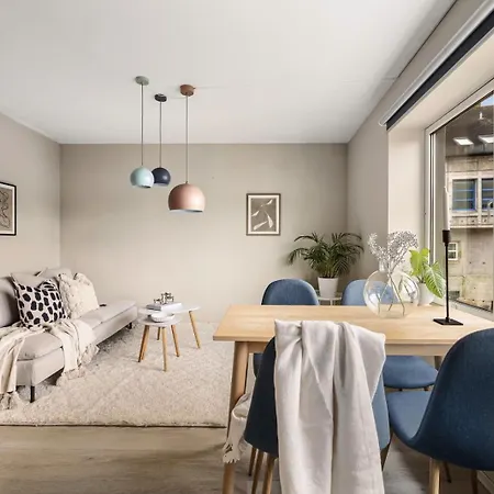 New Couples In The Heart Of Apartament Bergen